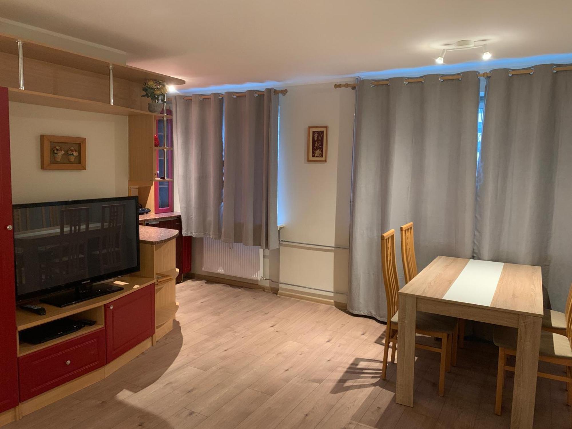 Dikol Two-Room Apartment-Self Check-In & Free Parking Near City Center Tallinn Exterior photo