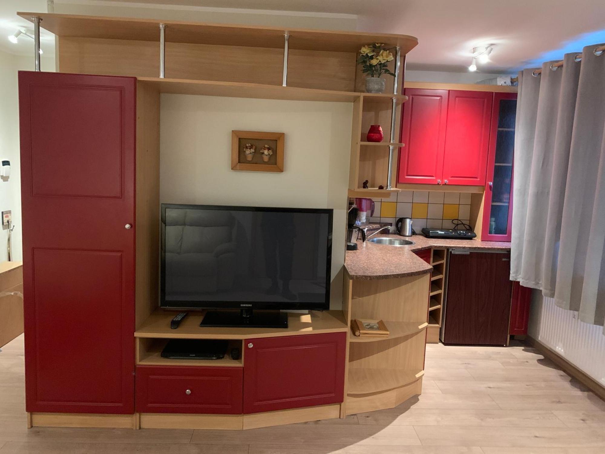 Dikol Two-Room Apartment-Self Check-In & Free Parking Near City Center Tallinn Exterior photo