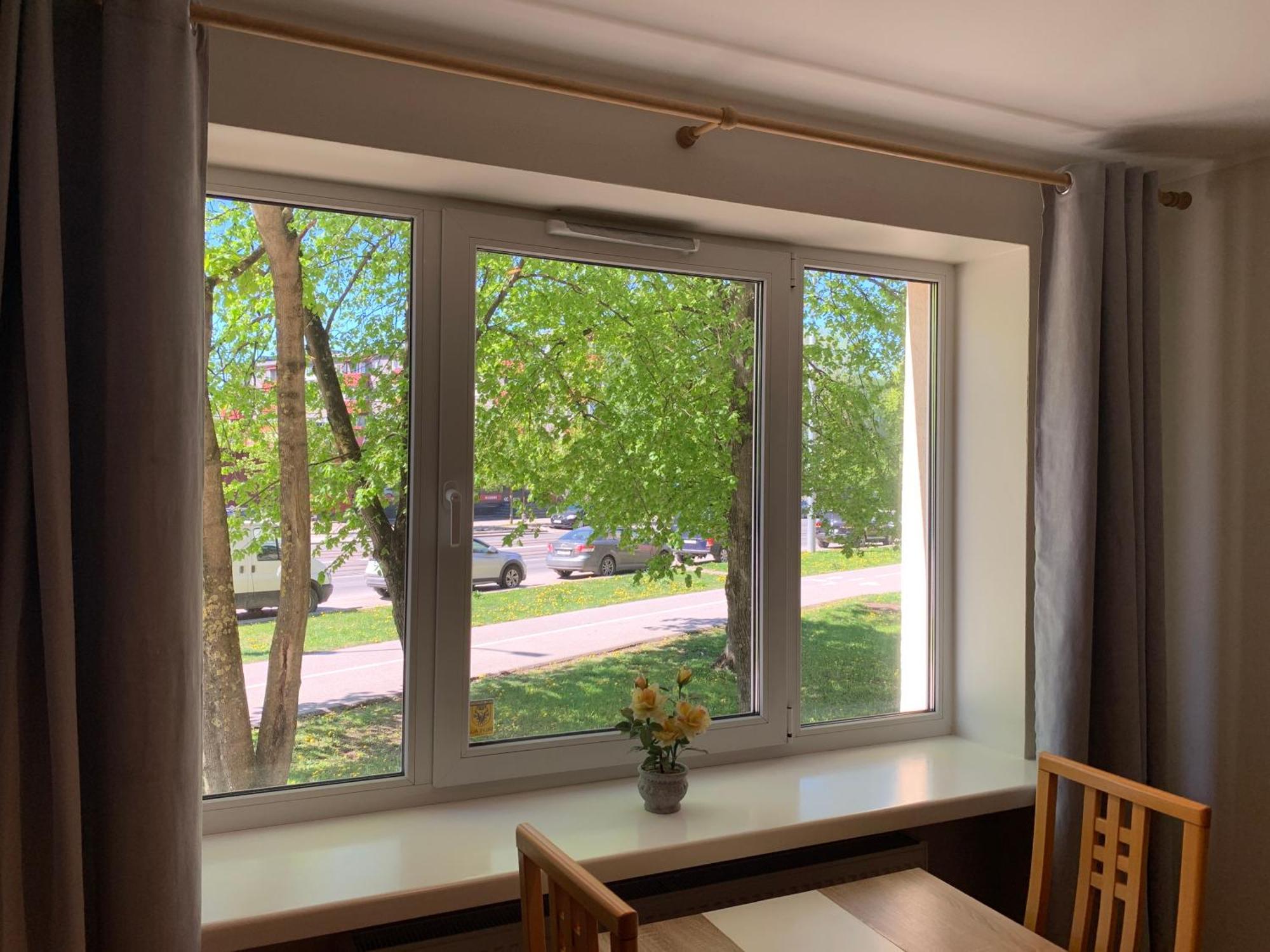 Dikol Two-Room Apartment-Self Check-In & Free Parking Near City Center Tallinn Exterior photo