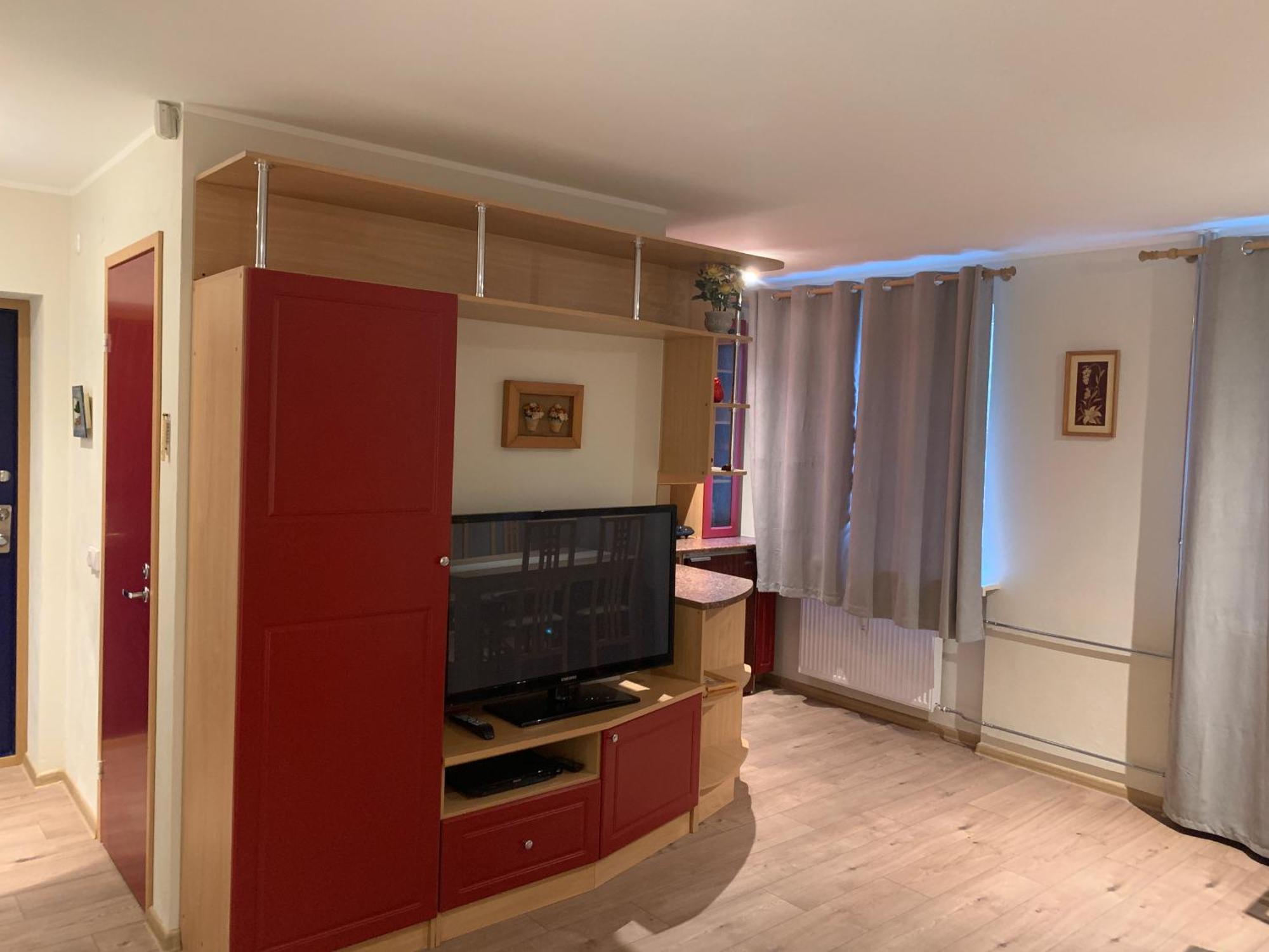 Dikol Two-Room Apartment-Self Check-In & Free Parking Near City Center Tallinn Exterior photo